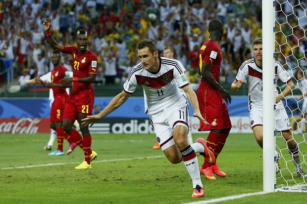 Klose Disejajarkan Dengan...
