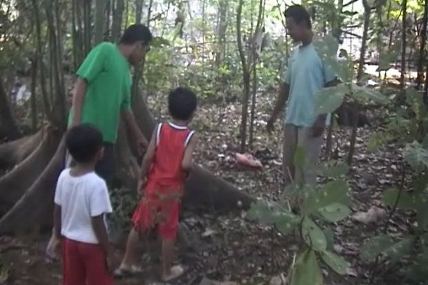 Bayi Dibuang di Kebun...