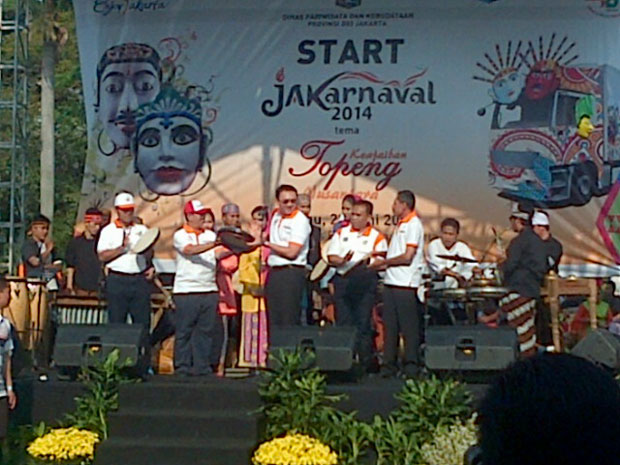 Ahok Buka Jakarnaval...