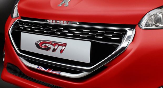 Peugeot 208 GTi Meluncur...