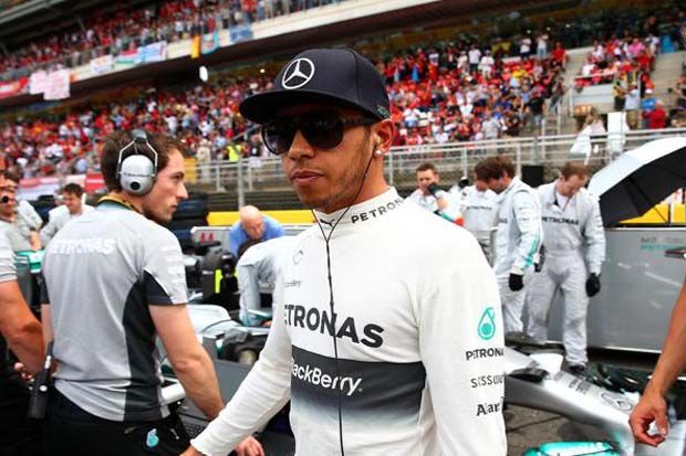Kalah, Hamilton Curigai...