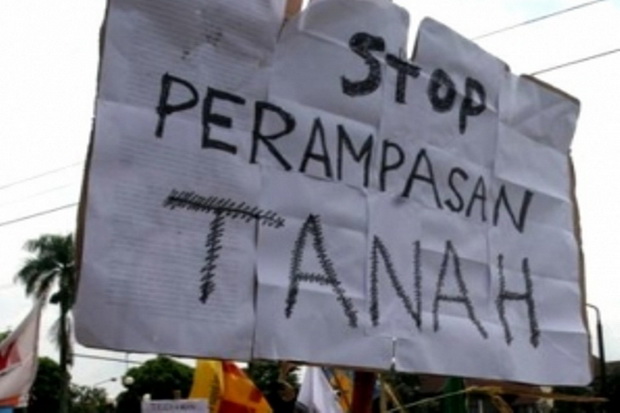 Warga Telukjambe Barat...