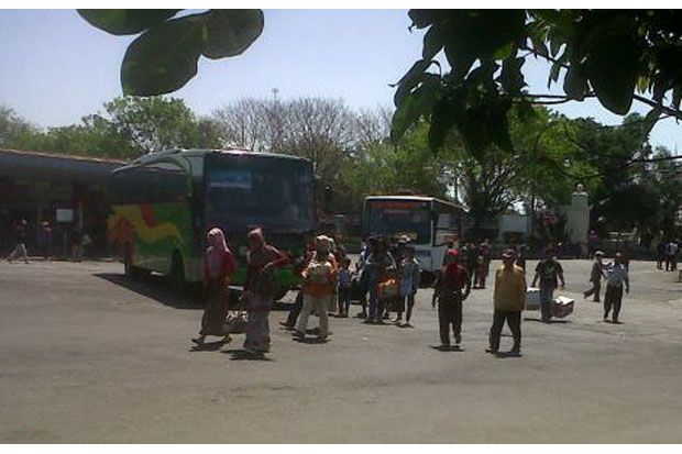 Pedagang Asongan Tirtonadi...