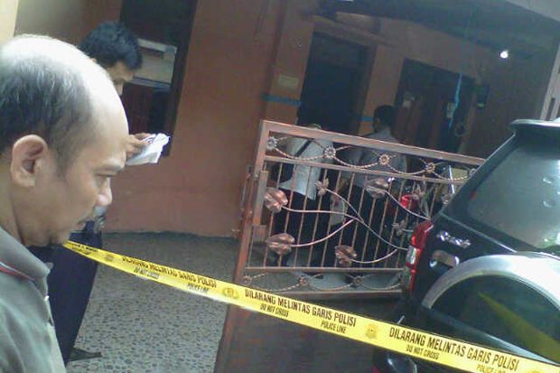 Ditinggal Istri Berlibur,...