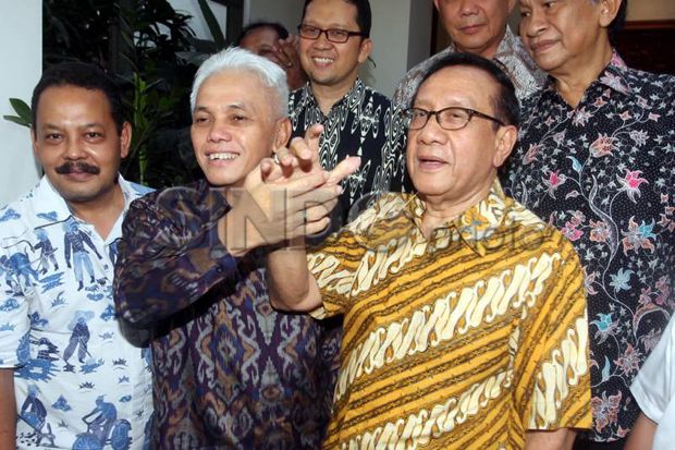 Kemanakah Dukungan Para...