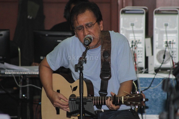 Netral, Iwan Fals Tentukan...