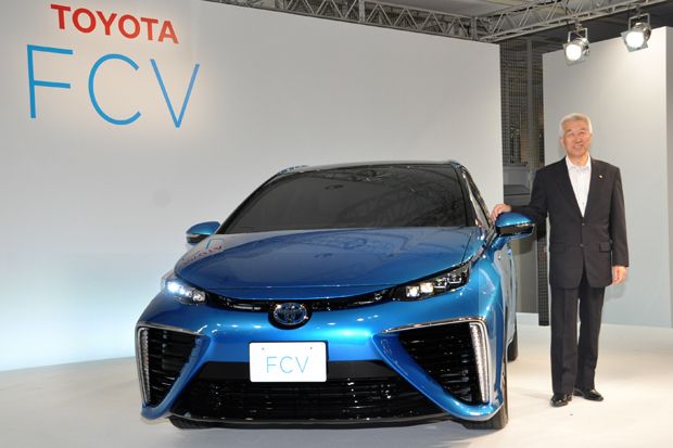 Toyota FCV Sedan Fuel...