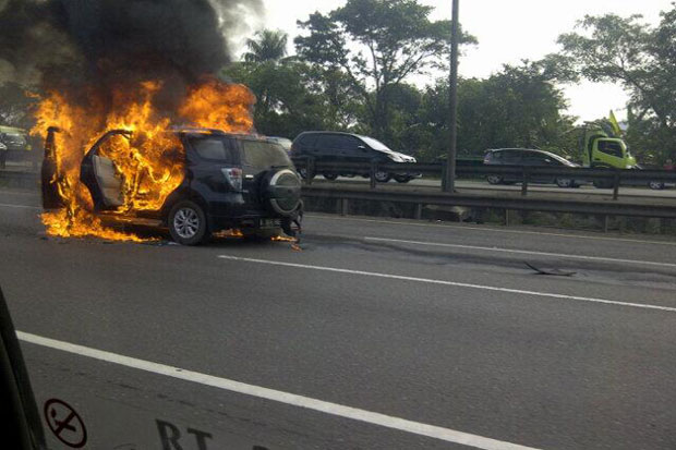 Daihatsu Terios Terbakar...