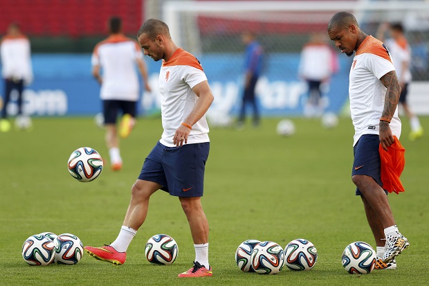 Sneijder Puji Formasi...