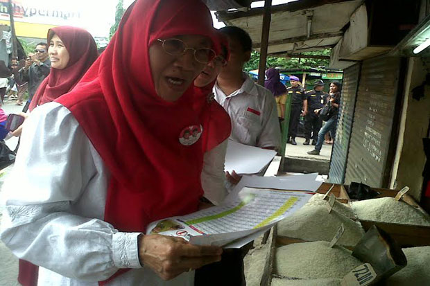 Istri Nur Mahmudi Siap...