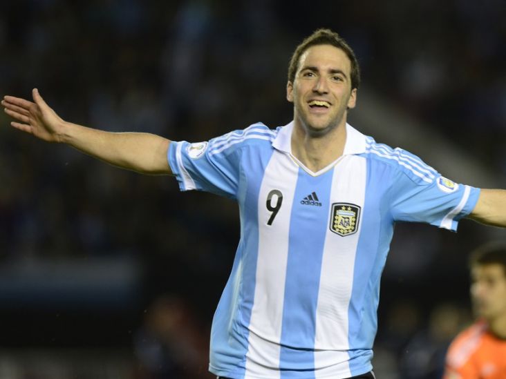 Higuain tak Tertarik...
