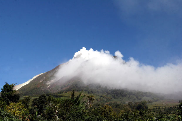 Gunung Sinabung Meletus,...