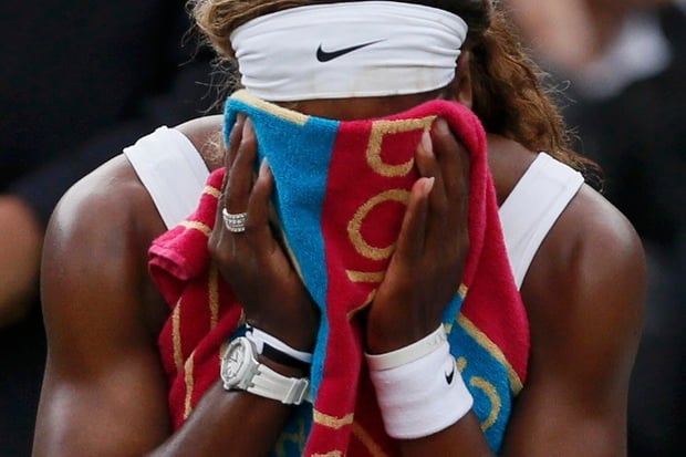 Cornet Tendang Serena...