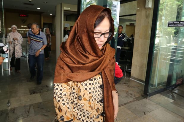 Istri Akil Bungkam Ditanya...