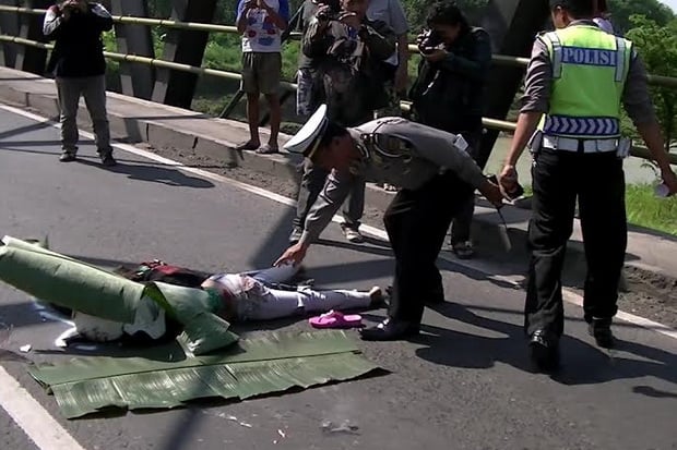 Tabrakan Maut di Jembatan...