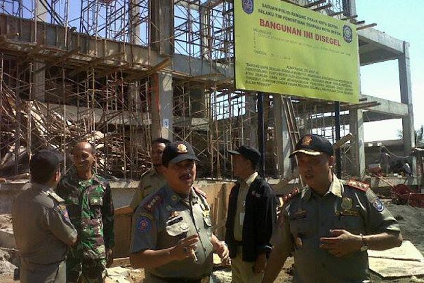 Satpol PP Segel Bangunan...