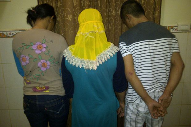 Satu Keluarga Pecandu...