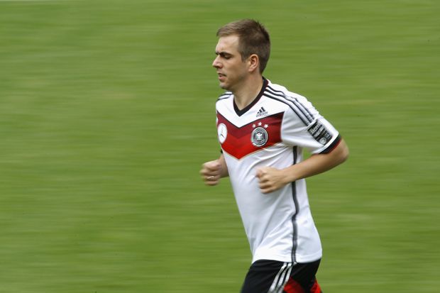 Loew Geser Posisi Lahm