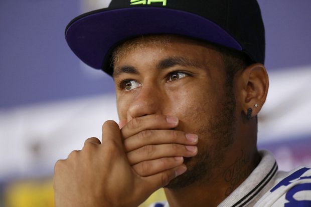 Dibelit Beban, Neymar...