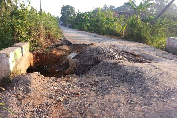 Jembatan Terusan Menang...
