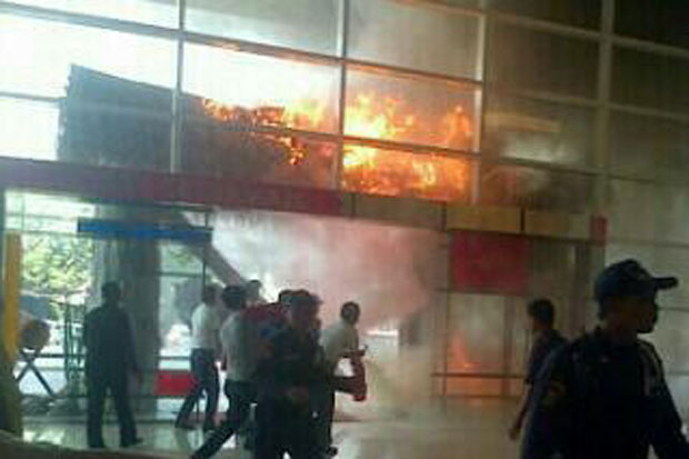 Pintu Lobi Tangcity...
