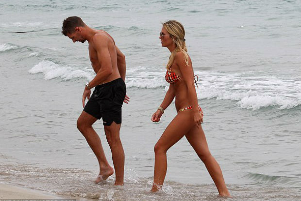 Steven Gerrard dan Istri...