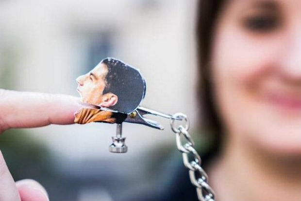 Suarez Nancap di Buah...