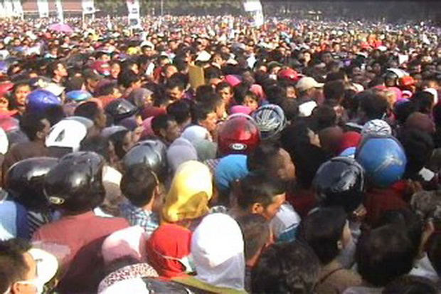Ribuan Warga Jombang...