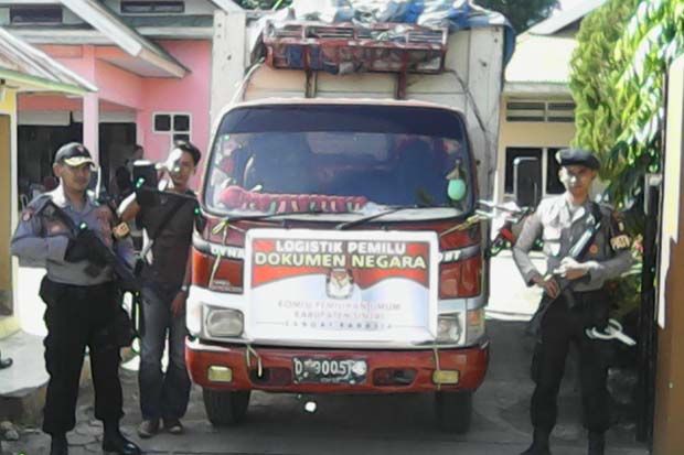 KPU Sinjai Distribusikan...