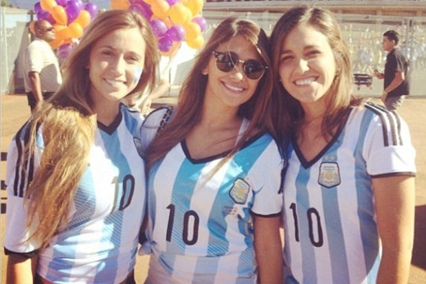 Istri Messi Rayakan...