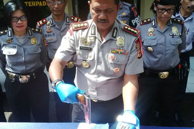 Nyambi Jadi Jambret,...