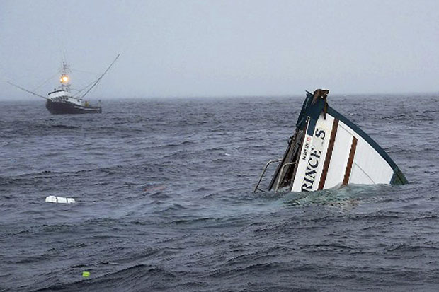 Kapal Karam di Gilimanuk...