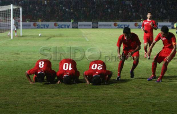 Timnas U-19 Tekuk Singo...