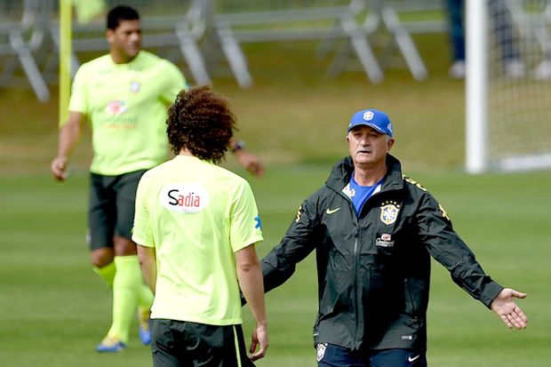 Lupakan Neymar, Scolari...