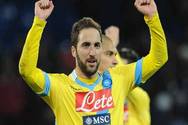 Higuain Abaikan Rayuan...