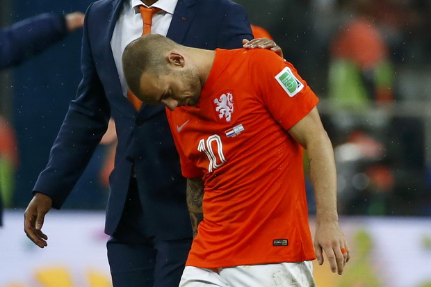 Sneijder Sangat Benci...