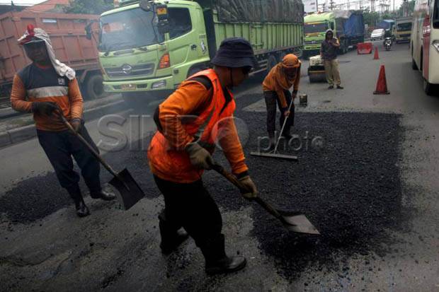Perbaikan Jalan di Jelambar...