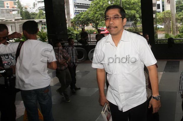 RH Dibawakan Pakaian...