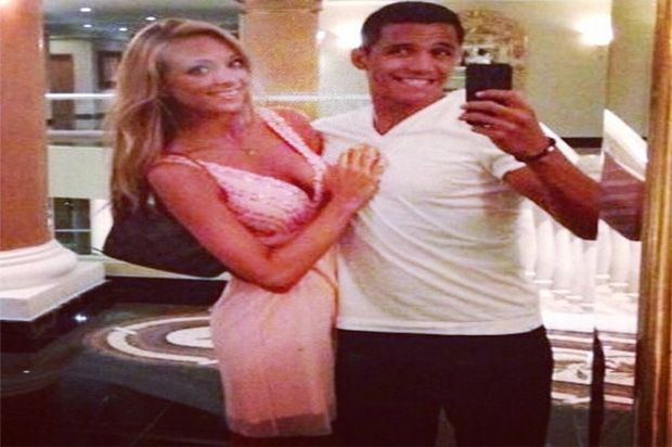 Pacar Sanchez Foto Selfie...
