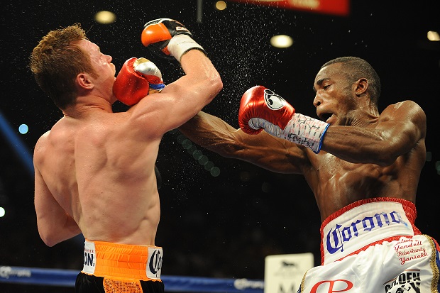 Canelo Menang Atas Lara
