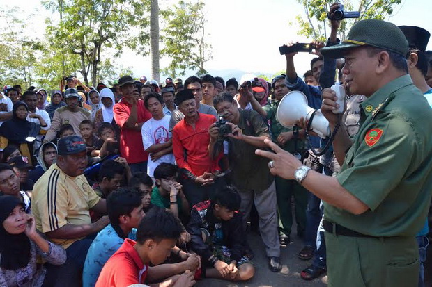 Warga Kelurahan Darma...
