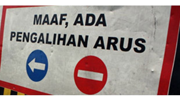 Perbaiki Pipa Gas Terbakar,...