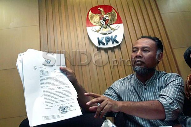 Bupati Karawang Diamankan...