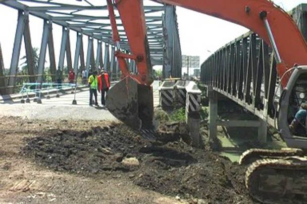 Perbaikan Jembatan Comal...