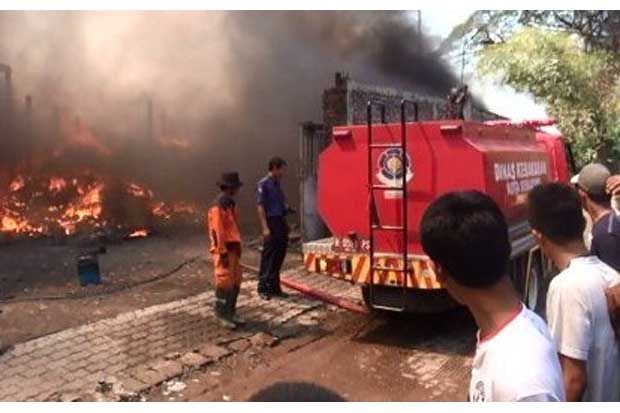 Terkena Percikan Api,...