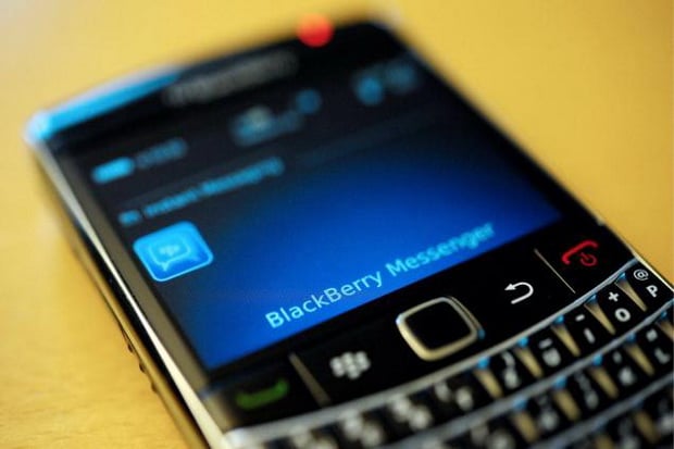 Lelang Melalui Telepon,...