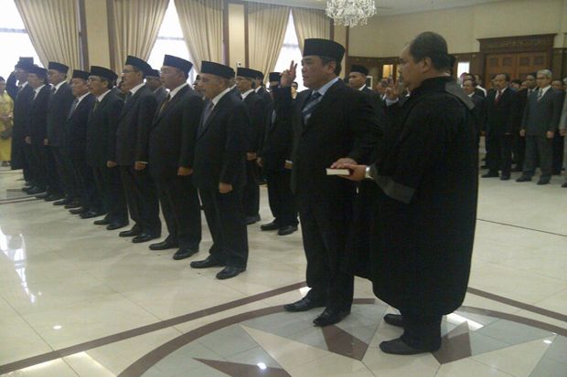Menteri ESDM Lantik...