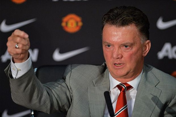 Van Gaal Pertahankan...