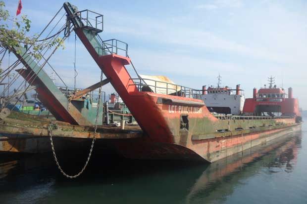 Kapal Karam di Gilimanuk...