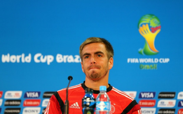 Lahm Pensiun, Bayern...